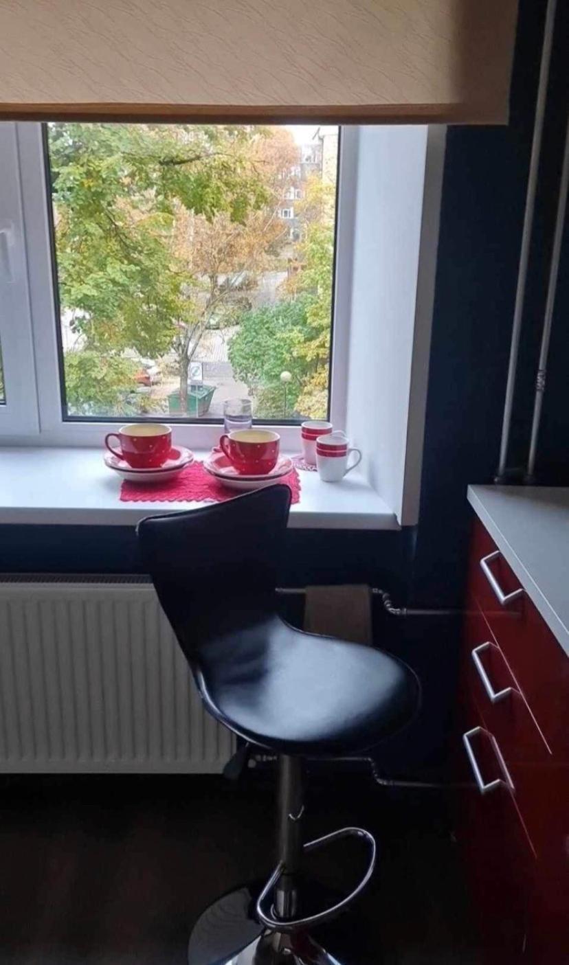 Riia 10, 2-Bedroom Apartment - 2 Big Beds 1 Extra Bed-Parking Free Tartu Exterior foto